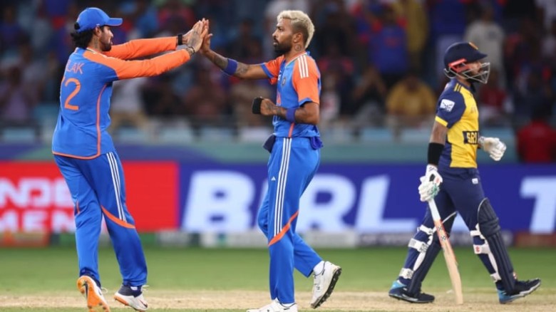 সুপার ওভারের থ্রিলারে হারল শ্রীলঙ্কা