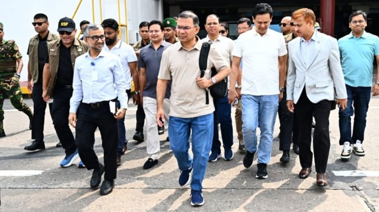 মৌলভীবাজারের পথে প্রধানমন্ত্রী