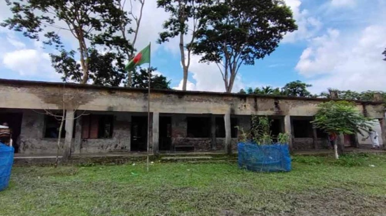 ১৩ শিক্ষক ও ১২ পরীক্ষার্থী, এসএসসিতে পাস করল মাত্র একজন